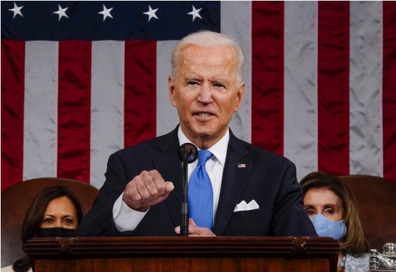 Presiden AS Joe Biden berpidato dalam sesi gabungan Kongres di Washington DC, Amerika Serikat, pada 28 April 2021. (Xinhua/Pool/Melina Mara)
