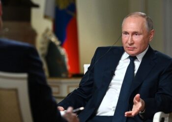 Presiden Rusia Vladimir Putin berbicara dalam wawancara dengan jaringan televisi Amerika Serikat, NBC, di Kremlin pada 11 Juni 2021. (Siaran pers Kremlin)