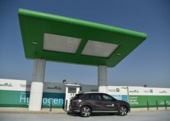 Foto yang diabadikan pada 27 Juni 2021 ini menunjukkan stasiun pengisian bahan bakar hidrogen pertama dan satu-satunya di Arab Saudi di Pusat Teknologi Air Products di Dhahran Techno Valley Science Park di Dhahran, Arab Saudi. (Xinhua/Wang Haizhou)
