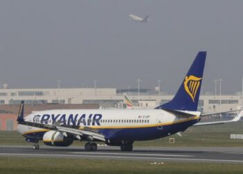 Penerbangan Ryanair mendarat di Bandara Brussel di Zaventem, Belgia, pada 19 April 2021. (Xinhua/Zheng Huansong)