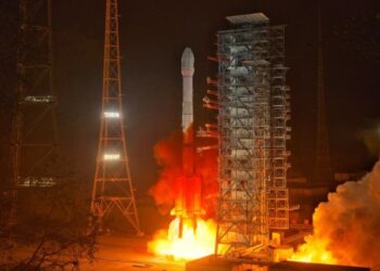 Roket pengangkut Long March-3B meluncur dari Pusat Peluncuran Satelit Xichang di Provinsi Sichuan, China barat daya, pada 3 Juni 2021. China mengirim satelit meteorologi baru ke orbit dari pusat peluncuran tersebut pada Kamis (3/6). (Xinhua/Guo Wenbin)