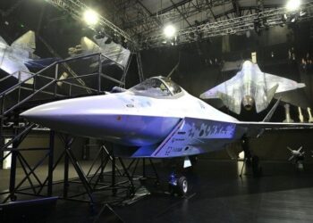 Sebuah prototipe jet tempur Checkmate dipertunjukkan dalam pameran kedirgantaraan MAKS pada 20 Juli 2021. (Rilis pers Kremlin)