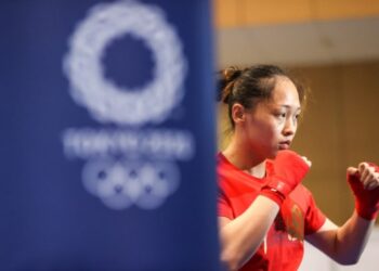 Petinju China Chang Yuan mengikuti sesi latihan menjelang Olimpiade Tokyo 2020 di Tokyo, Jepang, pada 20 Juli 2021. (Xinhua/Ou Dongqu)