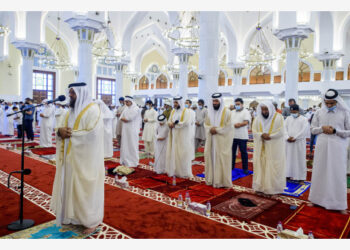 Jemaah menunaikan salat id untuk memperingati Hari Raya Idul Adha di Masjid Imam Muhammad bin Abdulwahhab di Doha, Qatar, pada 20 Juli 2021. (Xinhua)