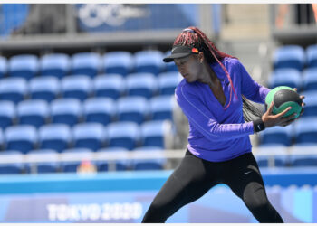 Petenis Jepang Naomi Osaka mengikuti sesi latihan jelang Olimpiade Tokyo 2020 di Ariake Tennis Park di Tokyo, Jepang, pada 20 Juli 2021. (Xinhua/Dai Tianfang)