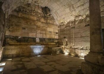 Bangunan Publik Berusia 2.000 Tahun Ditemukan di Kota Tua Yerusalem	1	Bangunan Publik Berusia 2.000 Tahun Ditemukan di Kota Tua Yerusalem	1