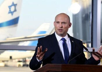 Perdana Menteri Israel Naftali Bennett berbicara di Bandar Udara Internasional Ben Gurion dekat Tel Aviv, Israel, pada 22 Juni 2021. (Xinhua/JINI/Yossi Zeliger)