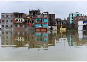 Rumah-rumah terendam banjir akibat meluapnya Sungai Gangga pascahujan monsun di Distrik Prayagraj, Negara Bagian Uttar Pradesh, India utara, pada 9 Agustus 2021. (Xinhua/Str)