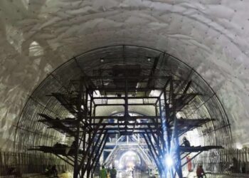 Foto yang disediakan oleh nara sumber menunjukkan Terowongan No. 8 Kereta Cepat Jakarta-Bandung yang sedang dibangun. (Xinhua)