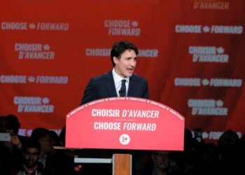 Perdana Menteri Kanada Justin Trudeau berpidato di depan anggota partai di kantor pusat kampanye Partai Liberal di Montreal, Kanada, pada 21 Oktober 2019. (Xinhua/Raffi Kirdi)