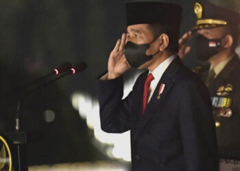 Presiden Republik Indonesia Ir. H. Joko Widodo Pimpin Apel Kehormatan dan Renungan Suci di Taman Makam Pahlawan Nasional (TMPN) Utama Kalibata, Jakarta Selatan, Selasa (17/8/2021) dini hari./ist