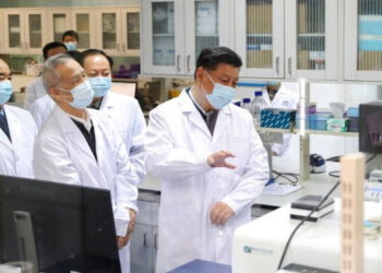 Presiden China Xi Jinping meninjau pabrik vaksin, /ist
