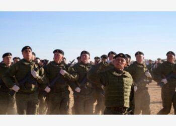 Para pasukan berpartisipasi dalam upacara pembukaan "Misi Perdamaian 2021"  (Xinhua/Mei Shixiong)