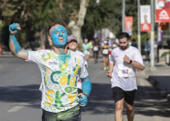 Para pelari berpartisipasi dalam ajang lari Color Run di Istanbul, Turki, pada 5 September 2021. Color Run, salah satu acara olahraga paling berwarna di kota terbesar Turki, Istanbul, digelar pada Minggu (5/9) dengan diikuti 1.250 pelari. (Xinhua/Osman Orsal)
