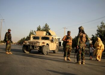 Pejuang Taliban terlihat di sebuah jalan di Kabul, ibu kota Afghanistan, pada 28 Agustus 2021. (Xinhua/Saifurahman Safi)