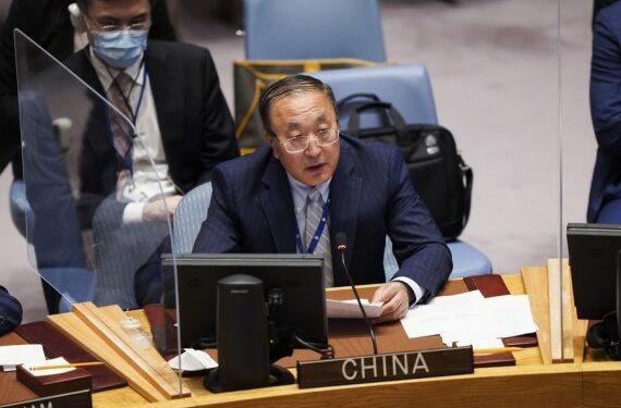 Zhang Jun, perwakilan tetap China untuk PBB, berbicara pada debat terbuka tingkat tinggi Dewan Keamanan PBB mengenai iklim dan keamanan di markas besar PBB di New York, pada 23 September 2021. (Xinhua/Wang Ying)