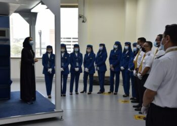 Foto yang diabadikan pada 16 September 2021 ini menunjukkan staf Saudia berkumpul untuk mengikuti kelas pelatihan di Prince Sultan Aviation Academy di Jeddah, Arab Saudi. (Xinhua/Wang Haizhou)