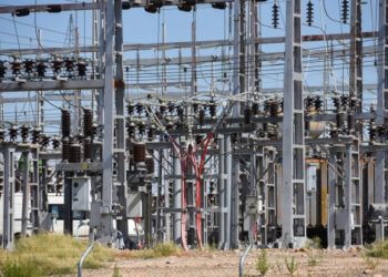 Foto yang diabadikan pada 30 Agustus 2021 ini menunjukkan sebuah pembangkit listrik di Almaraz, Spanyol. (Xinhua/Gustavo Valiente)