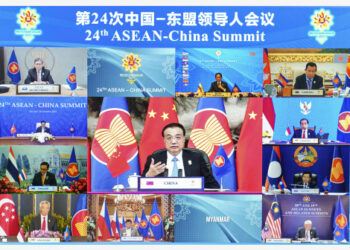 Perdana Menteri China Li Keqiang menghadiri Konferensi Tingkat Tinggi (KTT) China-ASEAN ke-24 di Balai Agung Rakyat di Beijing, ibu kota China, pada 26 Oktober 2021. (Xinhua/Yin Bogu)