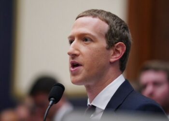 CEO Facebook Mark Zuckerberg memberikan kesaksian di hadapan Komite Jasa Keuangan Dewan Perwakilan Rakyat Amerika Serikat (AS) dalam sidang Pemeriksaan Facebook serta Dampaknya terhadap Sektor Jasa Keuangan dan Perumahan di Capitol Hill, Washington DC, AS, pada 23 Oktober 2019. (Xinhua/Liu Jie)