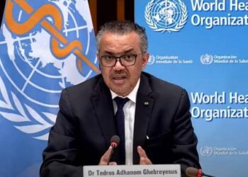Tangkapan layar dari video yang diabadikan pada 7 Mei 2021 ini menunjukkan Direktur Jenderal Organisasi Kesehatan Dunia (WHO) Tedros Adhanom Ghebreyesus menghadiri konferensi pers di Jenewa, Swiss. (Xinhua)