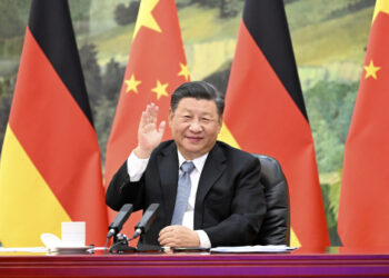 Presiden China Xi Jinping menggelar pertemuan dengan Kanselir Jerman Angela Merkel via tautan video di Beijing, ibu kota China, pada 13 Oktober 2021. (Xinhua/Li Xueren)