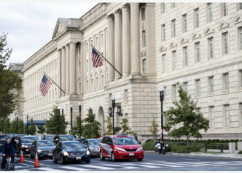 Foto yang diabadikan pada 28 Oktober 2021 ini menunjukkan gedung Departemen Perdagangan Amerika Serikat (AS) di Washington DC, AS. (Xinhua/Liu Jie)