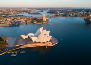 Foto dari udara yang diabadikan pada 9 September 2021 ini menunjukkan Sydney Opera House di Sydney, Australia. (Xinhua/Hu Jingchen)