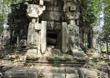 PHNOM PENH, Foto dokumentasi tidak bertanggal ini menunjukkan Candi Banteay Srey Domdek di luar Taman Arkeologi Angkor di Provinsi Siem Reap, Kamboja. Para ahli dari Departemen Konservasi Monumen di Luar Taman Angkor Otoritas Nasional APSARA (APSARA National Authority/ANA) berhasil memperkuat struktur Candi Banteay Srey Domdek yang hancur, menurut siaran pers ANA pada Senin (8/11). (Xinhua/Otoritas Nasional APSARA)