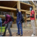 KAMPALA, 1 November, 2021 (Xinhua) -- Mahasiswa mengantre untuk mencuci tangan di Universitas Makerere di Kampala, Uganda, pada 1 November 2021. Institusi-institusi pendidikan tinggi di Uganda pada Senin (1/11) dibuka kembali setelah ditutup pada Juni lalu karena pandemi COVID-19. (Xinhua/Nicholas Kajoba)