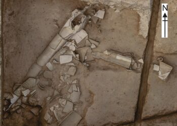 Foto yang disediakan oleh Akademi Arkeologi Shaanxi ini menunjukkan reruntuhan pipa drainase kuno yang ditemukan di situs Haojing. (Xinhua/Akademi Arkeologi Shaanxi)