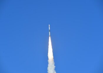 Satelit Jilin-1 Gaofen 02D diluncurkan oleh roket pengangkut Kuaizhou-1A dari Pusat Peluncuran Satelit Jiuquan di China barat laut pada 27 September 2021. (Xinhua/Wang Jiangbo)
