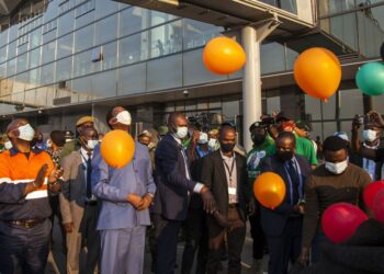 Balon-balon dilepaskan saat Bandar Udara Internasional Simon Mwansa Kapwepwe baru yang didanai China diresmikan di Ndola, Provinsi Copperbelt, Zambia, pada 5 Agustus 2021. (Xinhua/Zhao Yupeng)