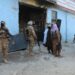 JALALABAD, Para anggota pasukan keamanan Taliban memeriksa sebuah tempat yang diduga menjadi persembunyian kelompok ISIS di Kota Jalalabad, Provinsi Nangarhar, Afghanistan, pada 30 November 2021. Tiga militan ISIS tewas ketika pasukan keamanan menggerebek tempat persembunyian kelompok tersebut di Kota Jalalabad, ibu kota Provinsi Nangarhar, Afghanistan timur, menurut petugas kepolisian provinsi bernama Mawlawi Tahir Mubariz pada Selasa (30/11). (Xinhua/Hamidullah)