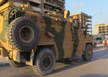 MISURATA, Sebuah kendaraan militer terlihat di Misurata, sekitar 250 kilometer di sebelah timur Tripoli, Libya, pada 21 Desember 2021. Misi Bantuan Perserikatan Bangsa-Bangsa (PBB) di Libya (UNSMIL) pada Selasa (21/12) mengungkapkan kekhawatiran terkait mobilisasi militer di selatan Tripoli. (Xinhua/Hamza Turkia)