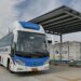 Sebuah bus antarkota bertenaga sel bahan bakar hidrogen mengisi bahan bakar di stasiun pengisian bahan bakar hidrogen di Zhangjiakou, Provinsi Hebei, China utara, pada 25 Juli 2018. (Xinhua/Yang Shiyao)