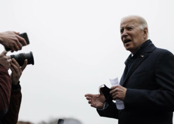 Presiden Amerika Serikat (AS) Joe Biden berbicara kepada media di South Lawn Gedung Putih di Washington DC, AS, pada 8 Desember 2021. (Xinhua/Ting Shen)