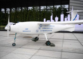Foto yang diabadikan pada 19 Oktober 2020 ini menunjukkan drone berbahan bakar sel hidrogen dipajang dalam Konferensi Industri Hidrogen Program Pembangunan Perserikatan Bangsa-Bangsa (UNDP) di Foshan, Provinsi Guangdong, China selatan. (Xinhua/Deng Hua)
