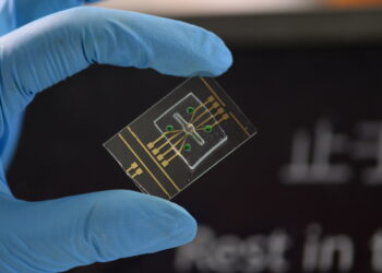 Foto yang disediakan oleh Southeast University ini menunjukkan elektroda penyimpanan DNA yang dikembangkan oleh para peneliti di universitas tersebut pada 30 November 2021.