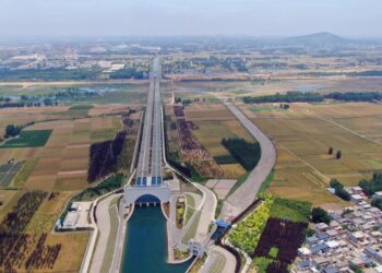 Foto dari udara yang diabadikan pada 22 Mei 2021 ini menunjukkan akuaduk Shahe, proyek utama dari rute tengah Proyek Pengalihan Air Selatan ke Utara China. (Xinhua/Liu Shiping)