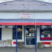 AKAROA, Foto yang diabadikan pada 12 Januari 2022 ini menunjukkan sebuah toko makanan di Akaroa, Selandia Baru. Musim panas biasanya menjadi musim puncak pariwisata di kota tersebut. Namun, tahun ini Akaroa tidak sesibuk biasanya karena dampak COVID-19. (Xinhua/Guo Lei)