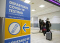 MISSISSAUGA, Para pelancong internasional yang mengenakan masker terlihat di terminal kedatangan Bandar Udara Internasional Pearson Toronto di Mississauga, Ontario, Kanada, pada 17 Januari 2022. Kanada pada Senin (17/1) malam waktu setempat melaporkan 23.586 kasus baru COVID-19, sehingga menambah total infeksi di negara itu menjadi 2.801.446 dengan 30.946 kematian, seperti dilaporkan media setempat CTV. (Xinhua/Zou Zheng)