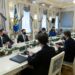 Presiden Ukraina Volodymyr Zelensky dan Menteri Luar Negeri AS Antony Blinken bertemu untuk membahas situasi keamanan di sekitar Ukraina di Kiev, Ukraina, pada 19 Januari 2022. (Xinhua/Kantor Kepresidenan Ukraina)