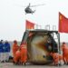 Kapsul pembawa pulang (return capsule) pesawat luar angkasa berawak Shenzhou-13 sukses mendarat di lokasi pendaratan Dongfeng di Daerah Otonom Mongolia Dalam, China utara, pada 16 April 2022. (Xinhua/Ren Junchuan)