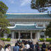 SEOUL, Orang-orang mengunjungi Gedung Kantor Utama Cheong Wa Dae (Gedung Biru) di Seoul, Korea Selatan (Korsel), pada 12 Mei 2022. Cheong Wa Dae dibuka untuk umum pada Selasa (10/5), mengakhiri perannya sebagai lokasi kantor kepresidenan Korsel. (Xinhua/Wang Yiliang)