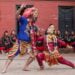 LALITPUR, Sejumlah seniman menampilkan sebuah tarian dalam acara budaya di Lalitpur, Nepal, pada 14 Mei 2022. (Xinhua/Hari Maharjan)