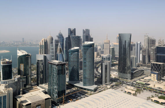 DOHA, Foto yang diabadikan pada 14 Juni 2022 ini menunjukkan pemandangan kota di Doha, ibu kota Qatar. (Xinhua/Wang Dongzhen)