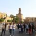 KAIRO, Sejumlah orang mengunjungi Jalan Muizz di Kairo, Mesir, pada 17 Juni 2022. Mesir pada Kamis (16/6) mencabut semua larangan masuk yang berkaitan dengan COVID-19, baik bagi pelancong asal Mesir maupun luar negeri. (Xinhua/Ahmed Gomaa)