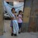 GAZA, Sejumlah anak terlihat di kamp pengungsi Jabalia di Jalur Gaza utara pada 19 Juni 2022. (Xinhua/Rizek Abdeljawad)
