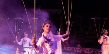 VIENTIANE, Sebuah pertunjukan sirkus ditampilkan oleh Lao National Circus di Vientiane, ibu kota Laos, pada 25 Juni 2022. Pertunjukan yang berlangsung pada 24-25 Juni ini digelar untuk memperingati 56 tahun berdirinya Lao National Circus. (Xinhua/Kaikeo Saiyasane)